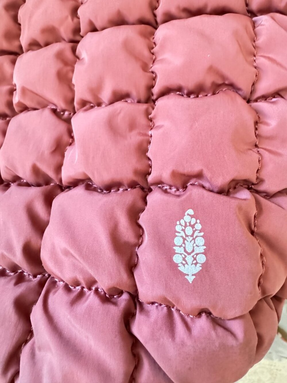 Free People Movement Quilted Carryall Bag in Dusty Rose RARE - Picture 5 of 6